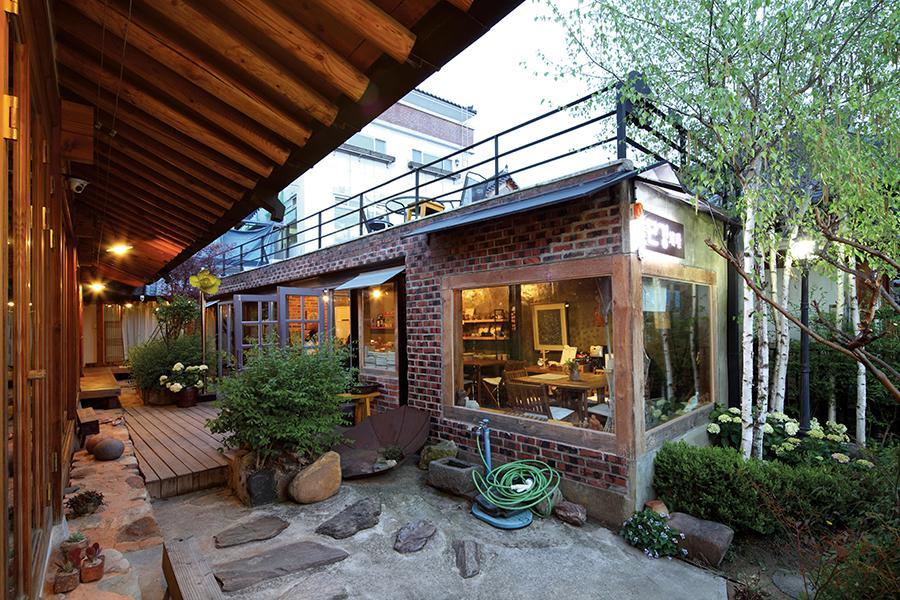 Hotel Dan Kyung Jeonju Exterior foto